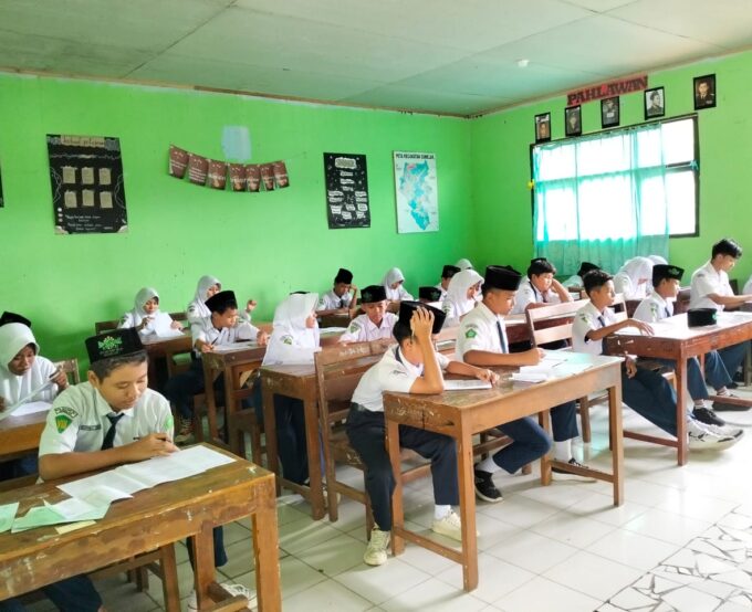 Penilaian Tengah Semester (PTS) Dan Asesmen Tengah Semester  MTs Ma'arif NU 1 Gumelar