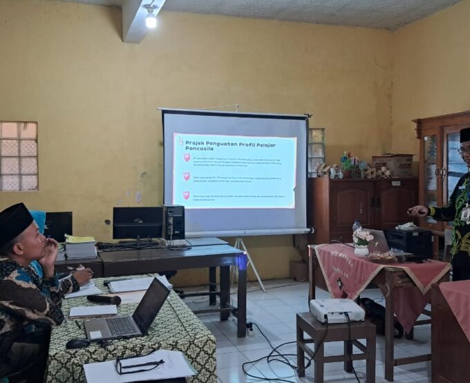 MTs Ma'arif NU 1 Gumelar Gelar In-House Training dan Review Kurikulum untuk Tingkatkan Kualitas Pembelajaran