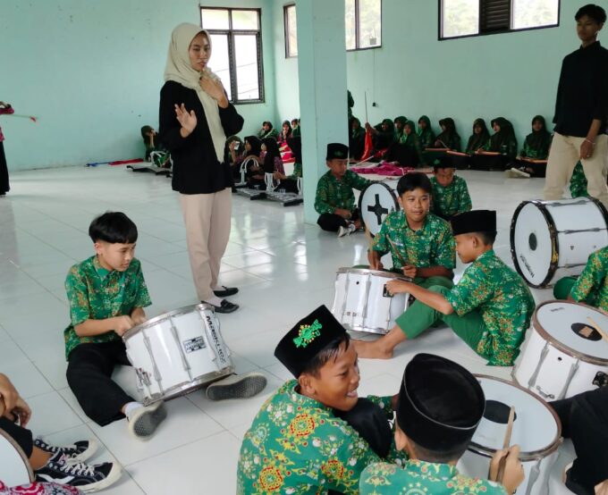 MARSING BAND MTs MA’ARIF NU 1 GUMELAR: WADAH KREATIVITAS MUSIK SISWA